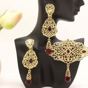 A set of earring and brooch